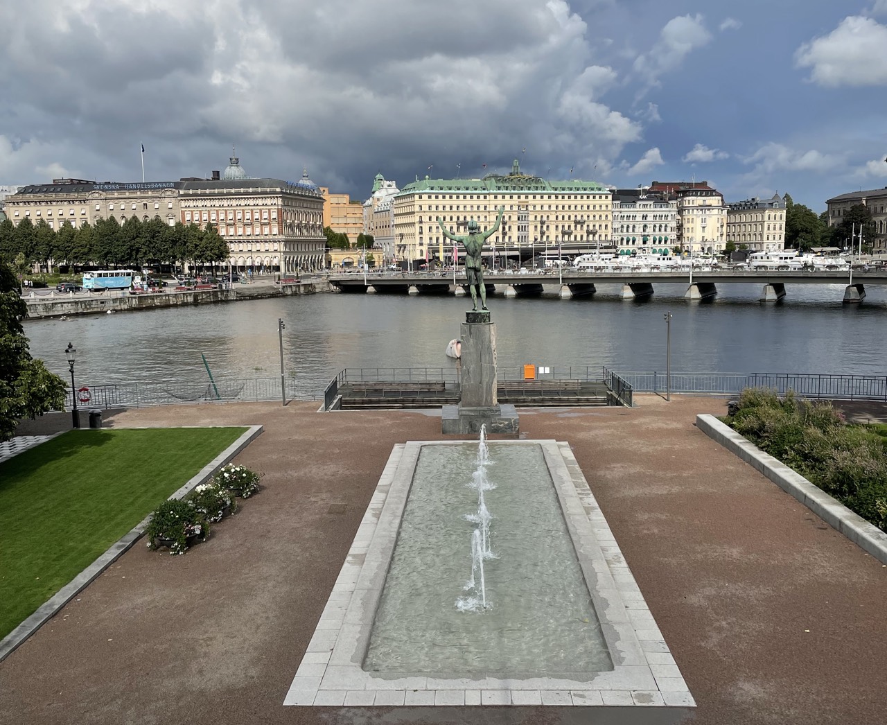 placeholder image-sq